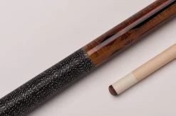 CUEL BE0-043 Billard-Queue Für Poolbillard, 2-teilig, Mit Klebeleder, Vollholz-Oberteil, Leinen-Griffband, 5/16-18-Gewinde