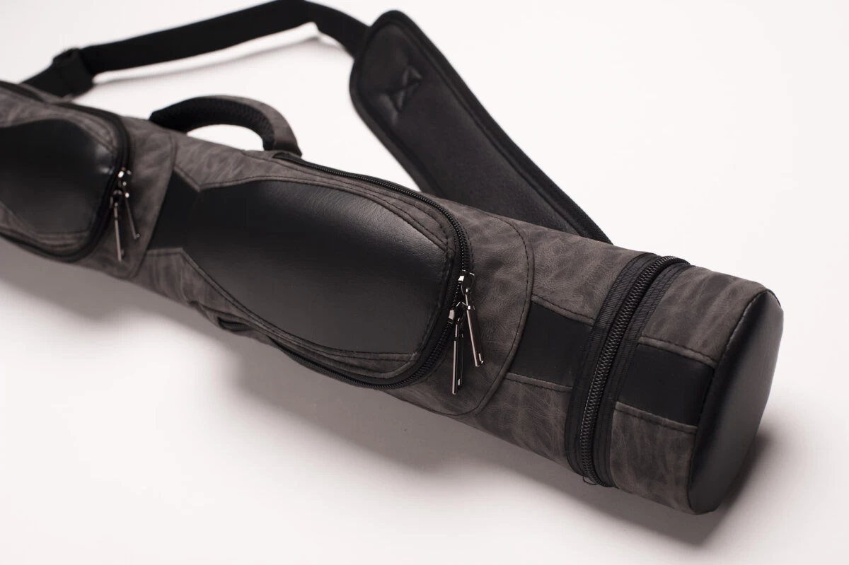 CUEL Billard-Köcher Suede Black 2/2 Für Pool-Billard-Queues, Aus Kunst-Wildleder, Mit Schultergurt, Tragegriff Und Zwei Seitentaschen Für Billardzubehör