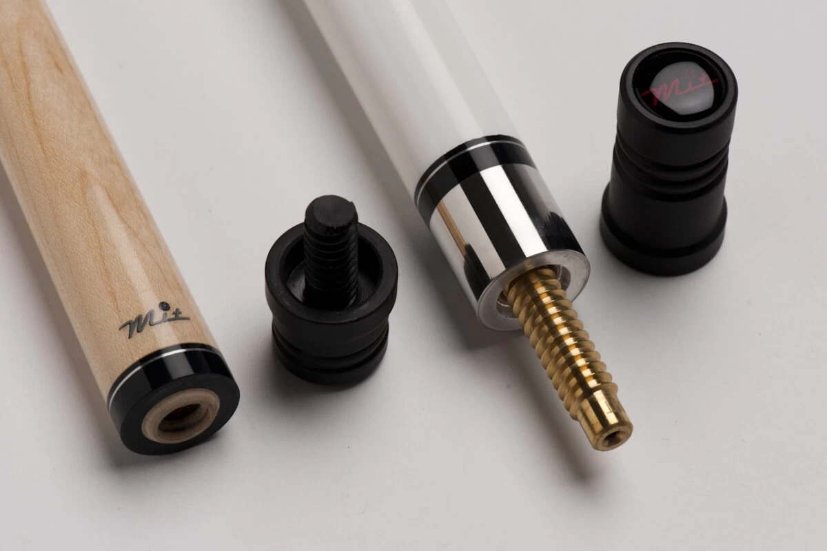 MIT MF2-002 Pool-Billard-Queue, 2-teilig, Mit Klebeleder, Vollholz-Oberteil, Leinen-Griffband, Inkl. Gewindeschoner – Bild 2