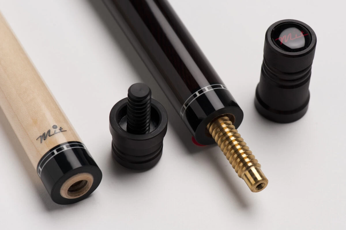 MIT MW2-001 Pool-Billard-Queue, 2-teilig, Mit Klebeleder, Vollholz-Oberteil, Leinen-Griffband, Inkl. Gewindeschoner – Bild 3